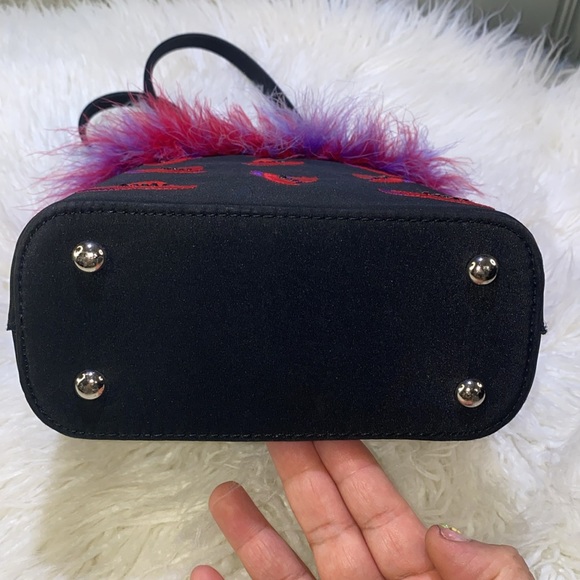 ❤️💜 -Red & Purple Hats Red Feather Trim Purse-💜❤️ - Picture 3 of 8